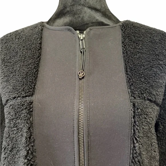 Lululemon Collarless Textured Fleece Full Zipjacket in black,Size 4 - Picture 10 of 11
